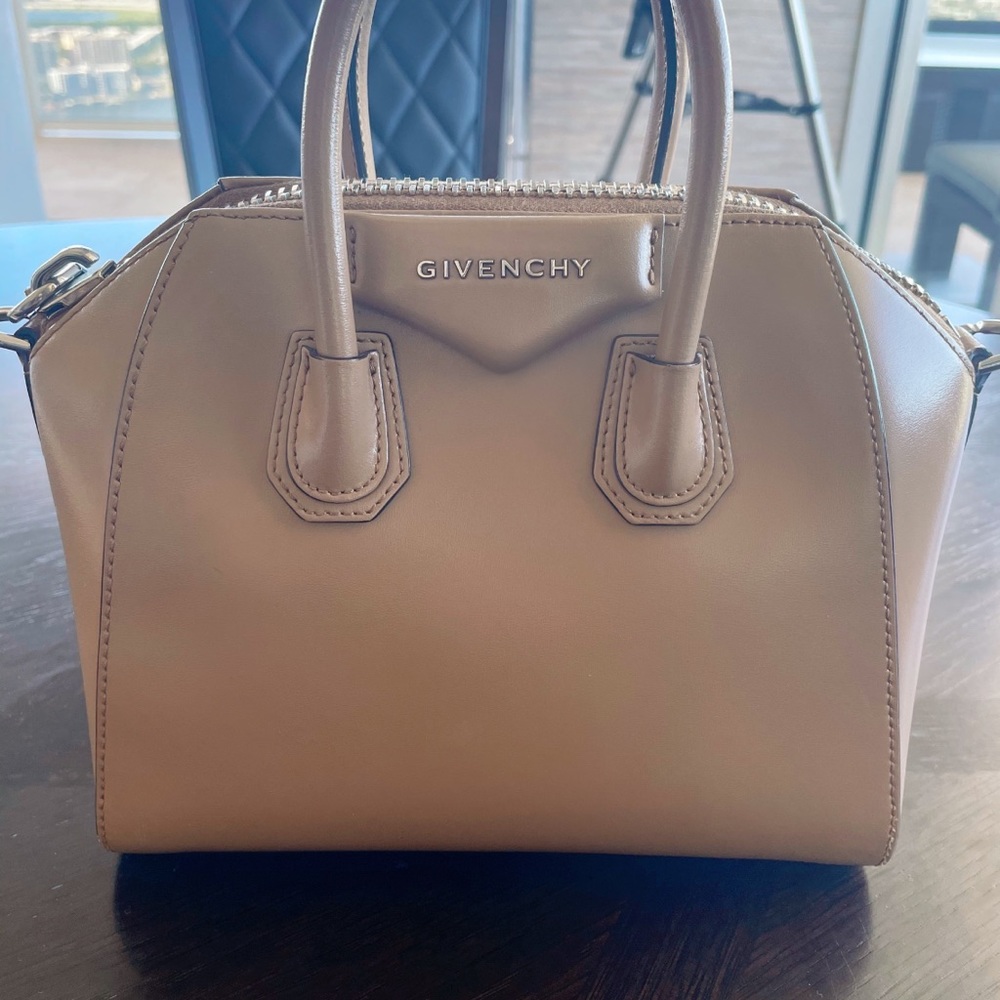 GIVENCHY MINI ANTIGONA BAG 💼 authentic!!!
